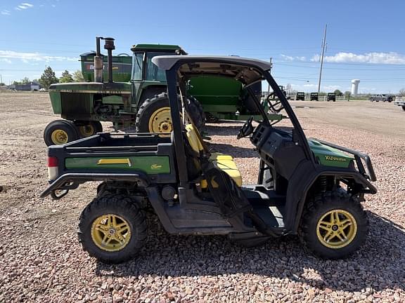 Image of John Deere XUV 835M equipment image 3