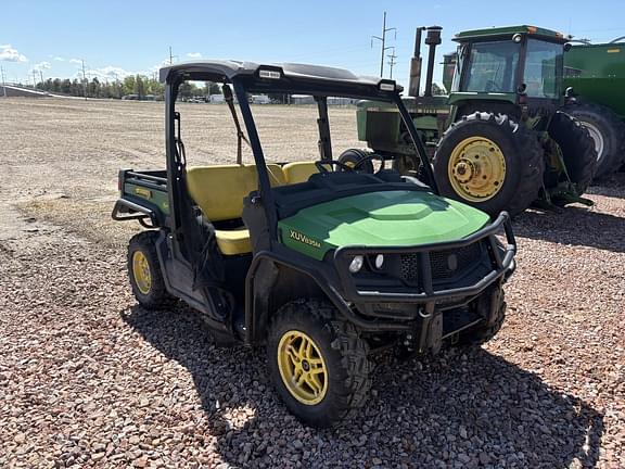 Image of John Deere XUV 835M equipment image 2