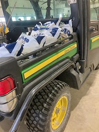 Image of John Deere XUV 835M equipment image 3