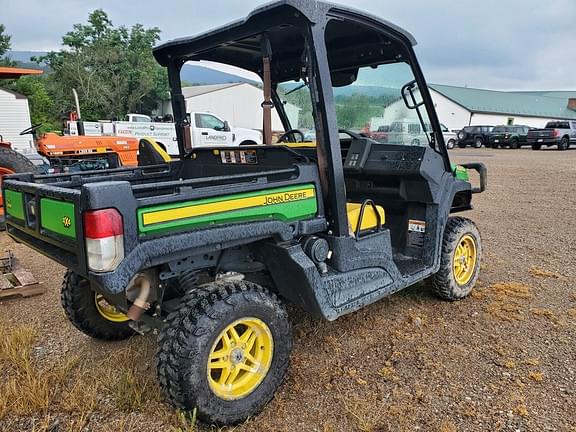 Image of John Deere XUV 835M equipment image 1