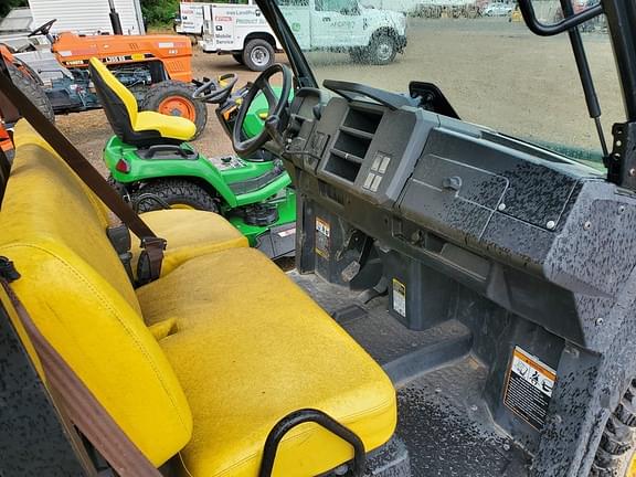 Image of John Deere XUV 835M equipment image 4