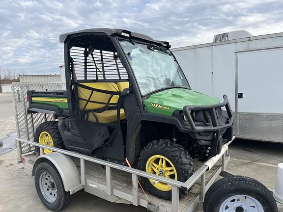 Image of John Deere XUV 835M equipment image 2