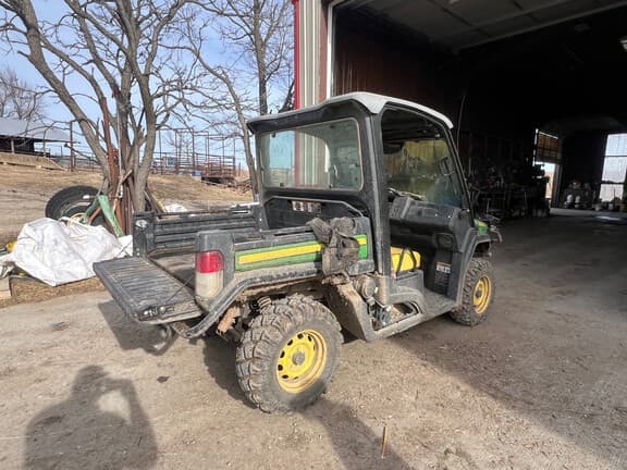 Image of John Deere XUV 835M equipment image 1