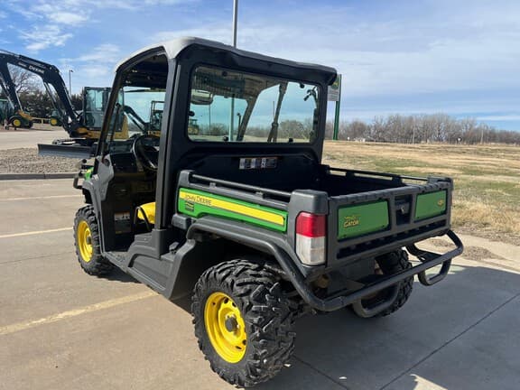 Image of John Deere XUV 835M equipment image 2
