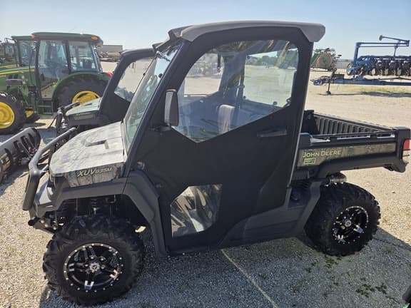 Image of John Deere XUV 835M equipment image 1