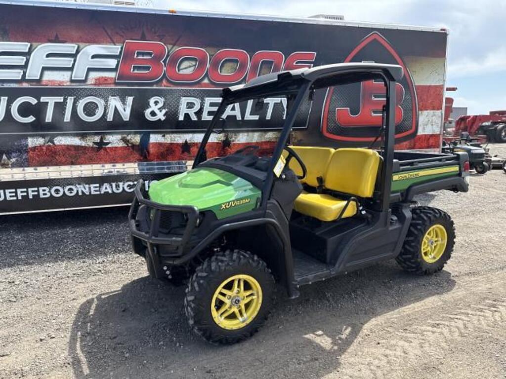 Image of John Deere XUV 835M Primary image