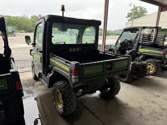 Image of John Deere XUV 835M equipment image 2