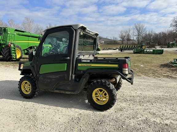 Image of John Deere XUV 835M equipment image 2