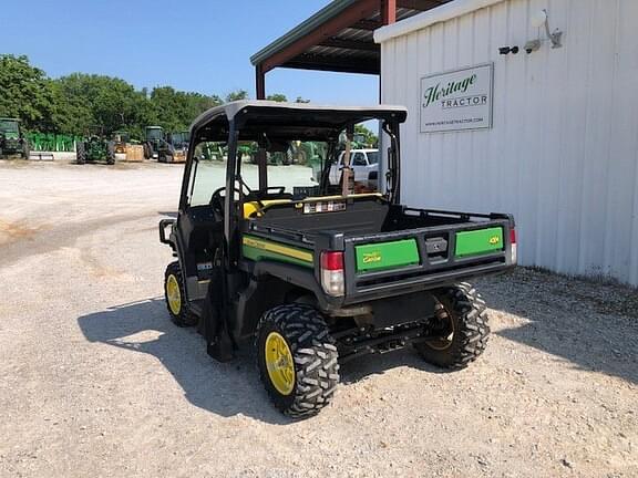 Image of John Deere XUV 835M equipment image 2