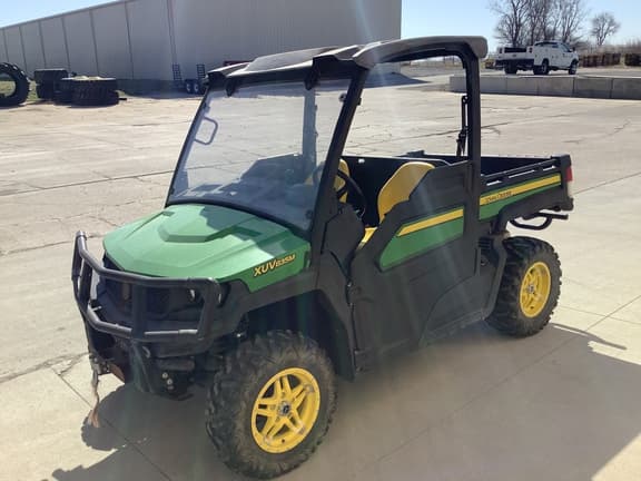 Image of John Deere XUV 835M equipment image 1
