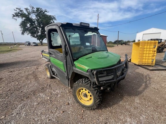 Main image John Deere XUV 835M