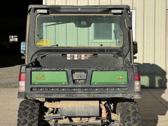 Image of John Deere XUV 835M equipment image 2