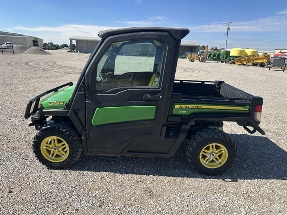 Image of John Deere XUV 835M equipment image 1