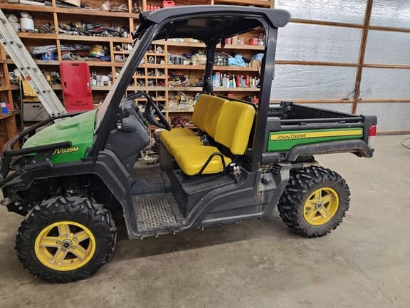 Image of John Deere XUV 835M equipment image 1