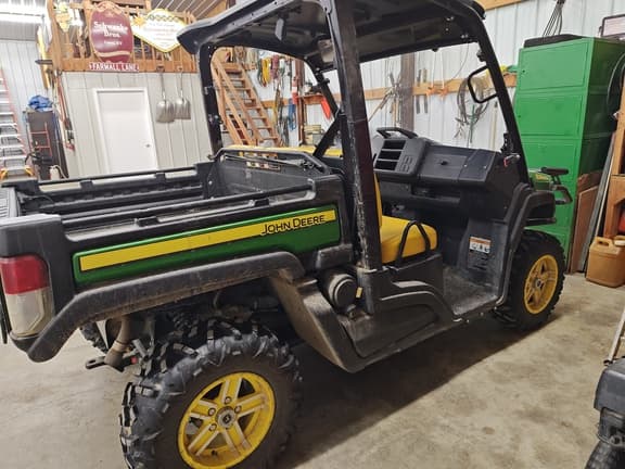 Image of John Deere XUV 835M equipment image 3