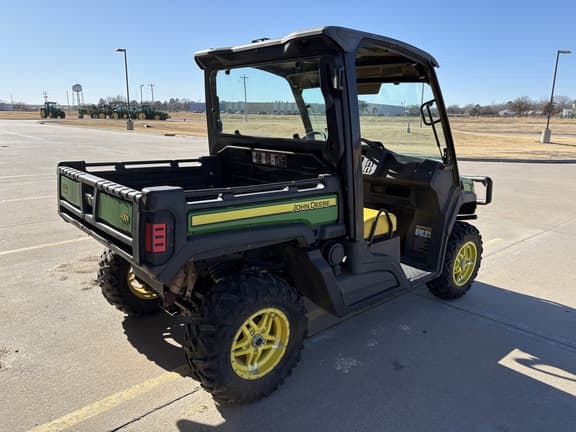 Image of John Deere XUV 835M equipment image 3