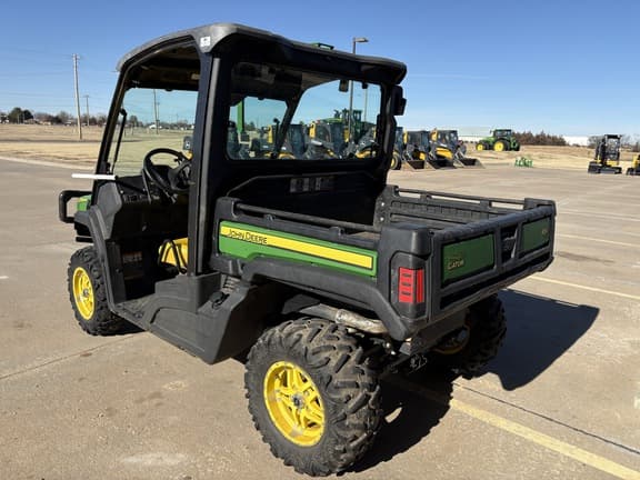 Image of John Deere XUV 835M equipment image 1