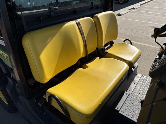 Image of John Deere XUV 835M equipment image 4