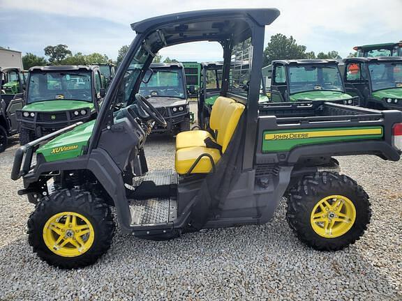 Image of John Deere XUV 835M equipment image 2