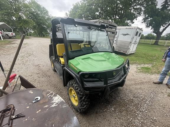 Image of John Deere XUV 835M equipment image 2