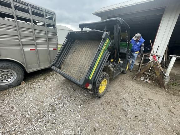 Image of John Deere XUV 835M equipment image 4