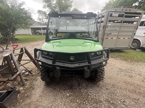 Image of John Deere XUV 835M equipment image 1
