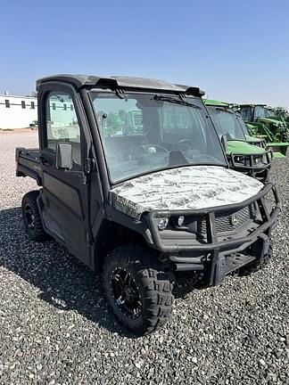 Image of John Deere XUV 835M equipment image 1