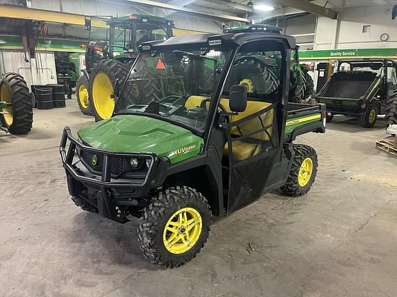 Image of John Deere XUV 835M equipment image 1