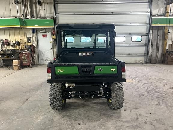 Image of John Deere XUV 835M equipment image 4