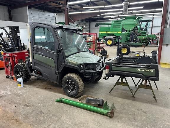 Image of John Deere XUV 835M Primary image