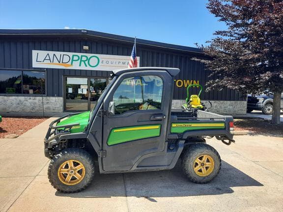 Image of John Deere XUV 835M Primary image
