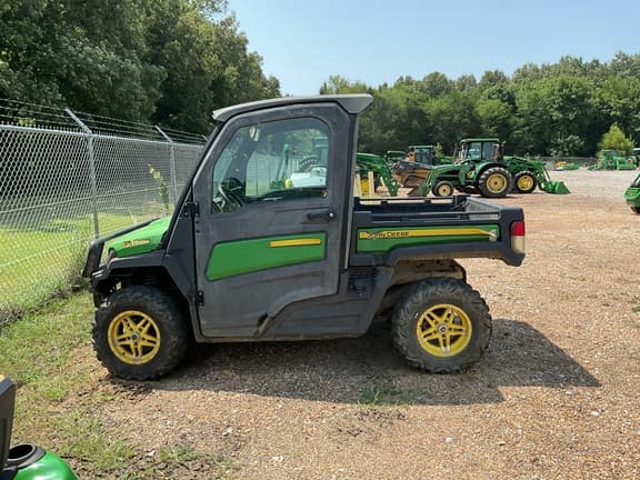 Image of John Deere XUV 835M Primary image