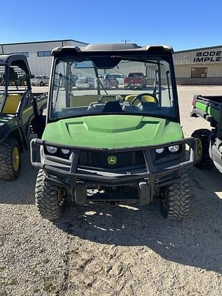 Image of John Deere XUV 835M equipment image 2
