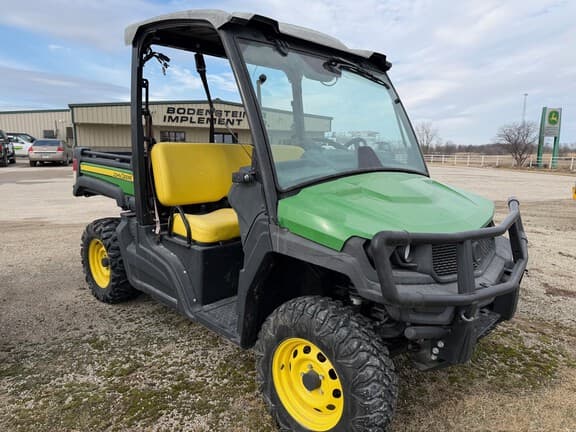 Image of John Deere XUV 835M equipment image 1