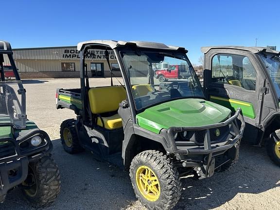 Image of John Deere XUV 835M equipment image 1