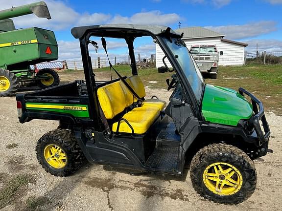 Image of John Deere XUV 835M Primary image