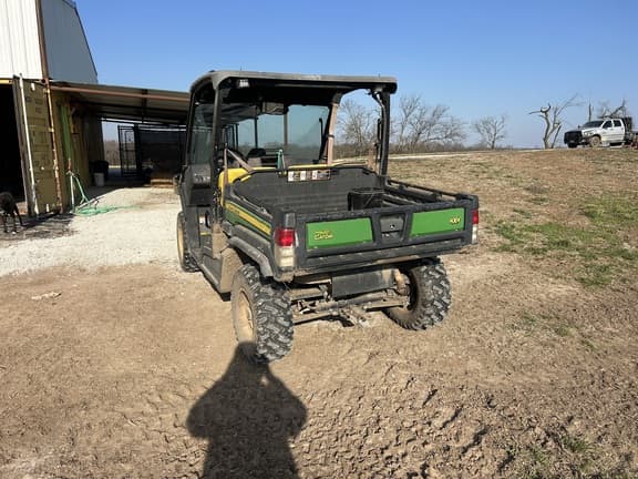 Image of John Deere XUV 835M equipment image 1