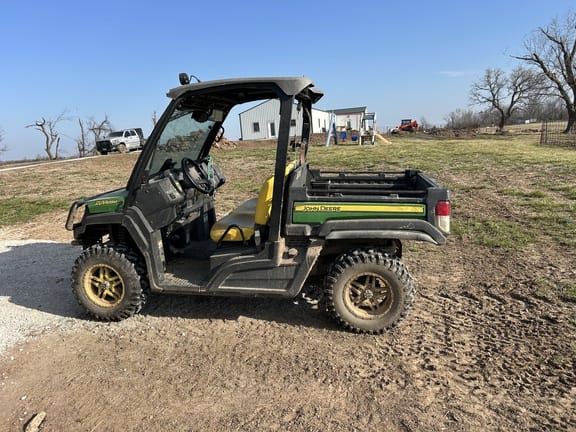 2019 John Deere XUV 835M Equipment Image0