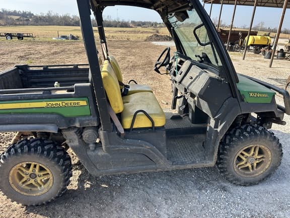 Image of John Deere XUV 835M equipment image 3