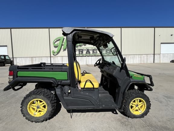 Image of John Deere XUV 835M equipment image 2