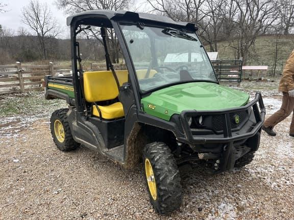 Image of John Deere XUV 835M equipment image 2