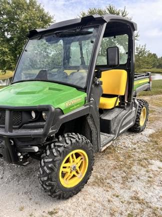 Image of John Deere XUV 835M equipment image 1