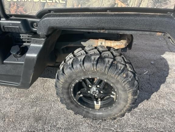 Image of John Deere XUV 835M equipment image 3