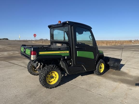 Image of John Deere XUV 835M equipment image 2