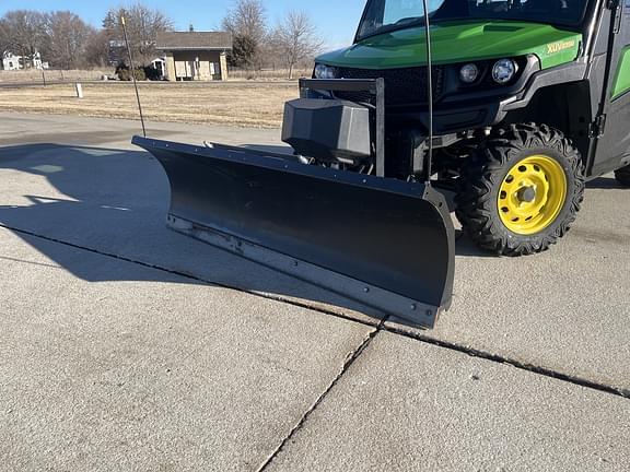 Image of John Deere XUV 835M equipment image 4