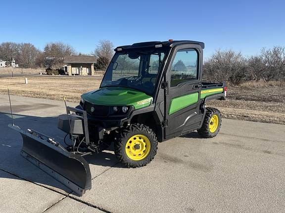 Image of John Deere XUV 835M Primary image