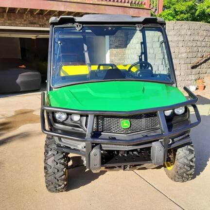 Image of John Deere XUV 835M equipment image 1
