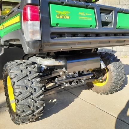 Image of John Deere XUV 835M equipment image 3