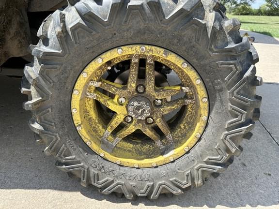 Image of John Deere XUV 835M equipment image 3