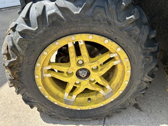 Image of John Deere XUV 835M equipment image 2